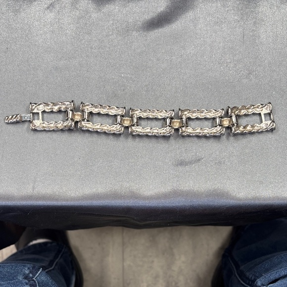 Elegant Silver Bracelet - Picture 3 of 4